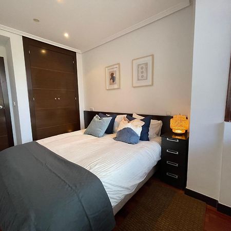 Atuaire Home Vivienda B Luminosa Parking Incluido En Plena Calle Comercial Burgo Eksteriør bilde